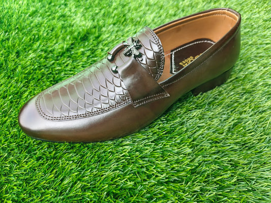 Men’s Black Textured Leather Loafers – Premium Slip-On with Elegant Strap Detailing